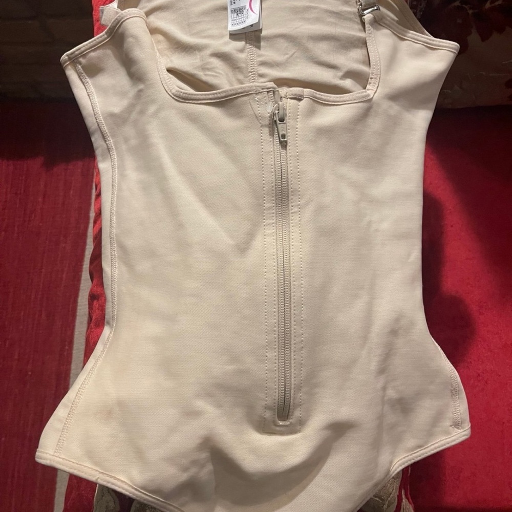 Women's Cream Zip-Up Top Fajas Colombians